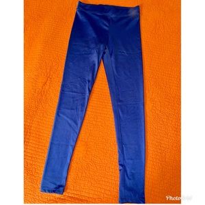 Victoria Secret PINK high-waisted leggings.